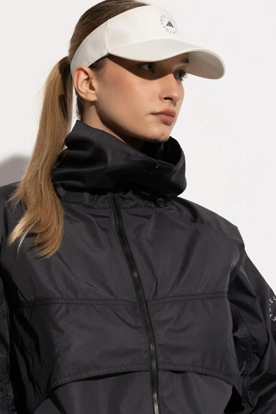 ADIDAS by Stella McCartney BIAŁY Daszek z logo