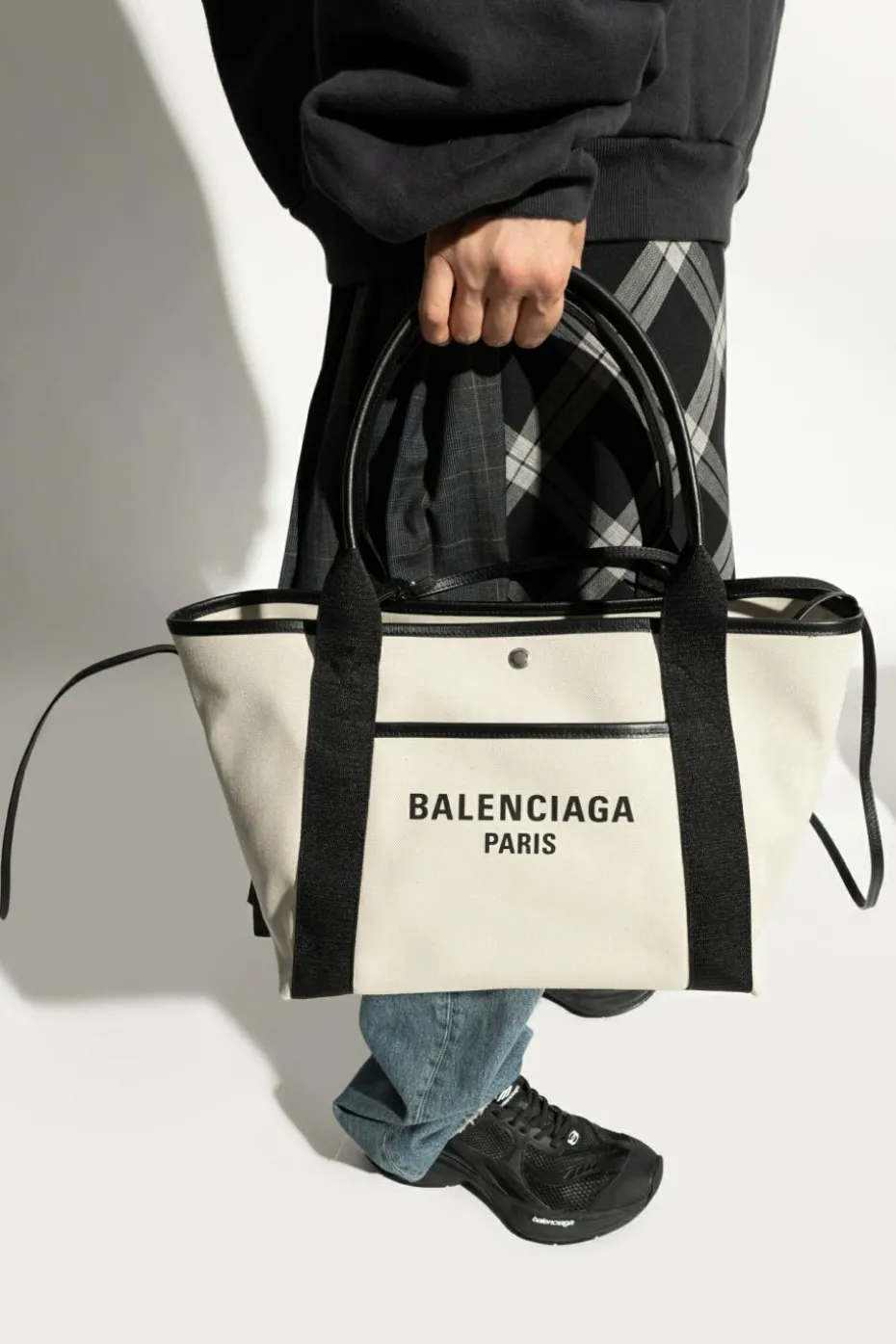 Balenciaga kremowy Torba `Biarritz Medium` typu `shopper`