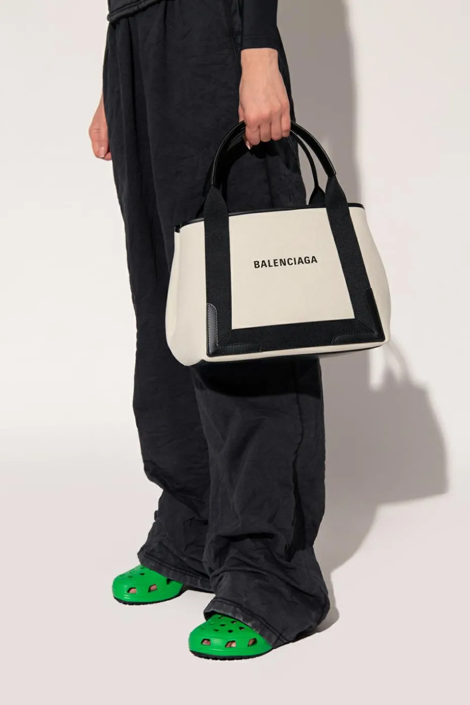 Balenciaga kremowy Torba do ręki ‘Navy S Cabas’