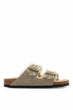 Birkenstock beżowy Klapki ‘Arizona Shearling’