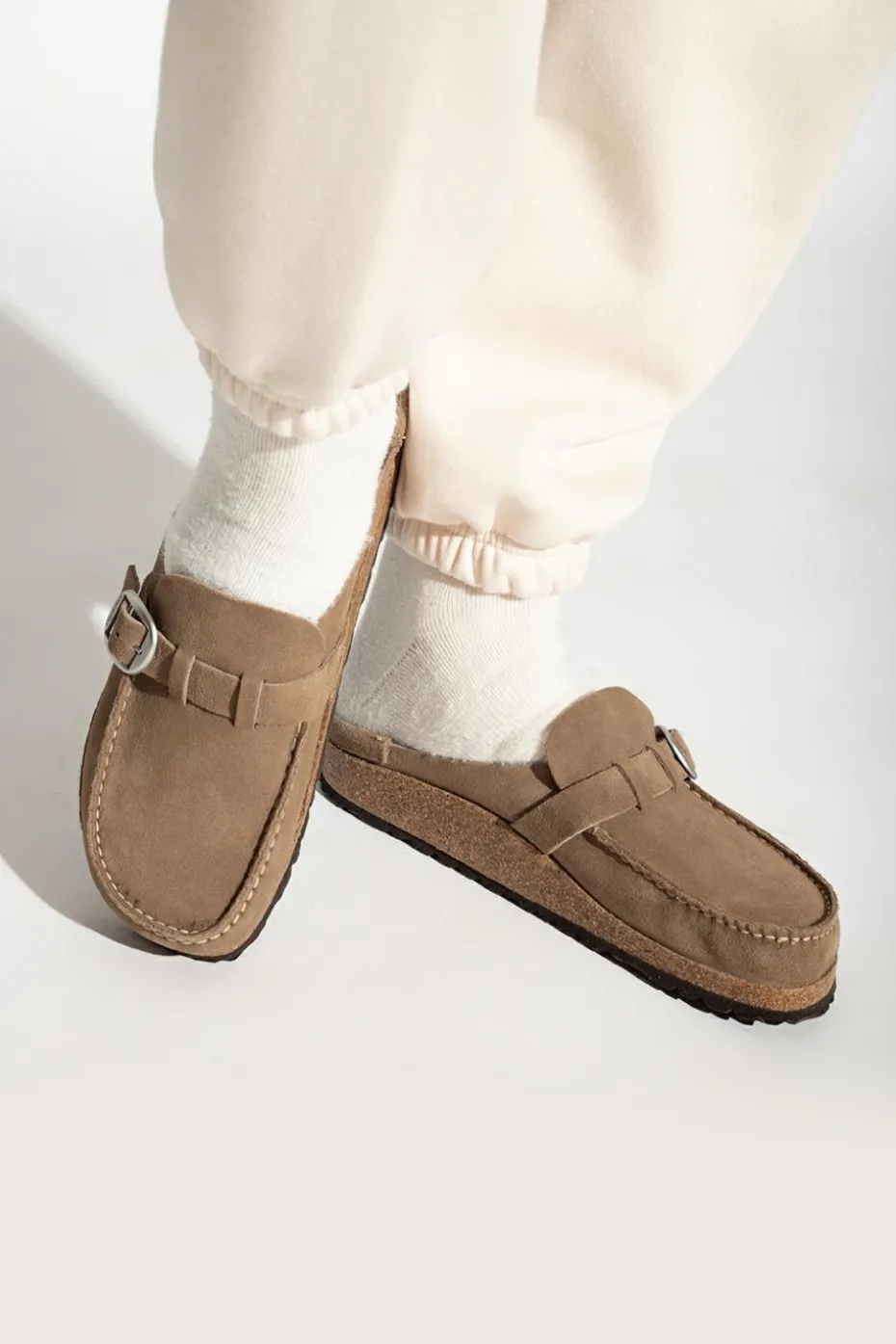 Birkenstock BRĄZOWY Zamszowe klapki ‘Buckley’