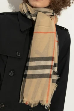 Burberry beżowy Wełniany szal ze wzorem w kratę