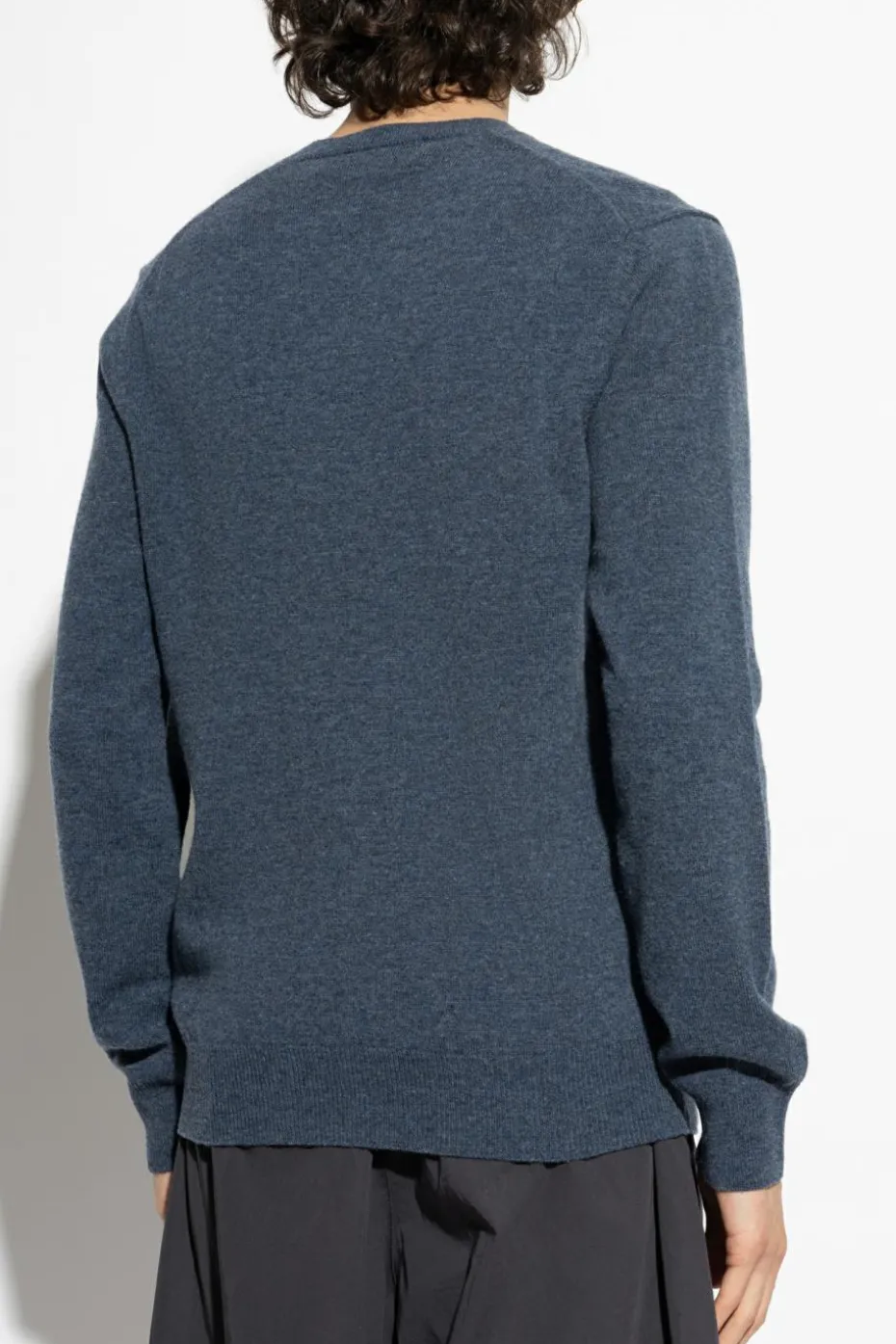 Comme des Garçons Play NIEBIESKI Sweter z dekoltem w serek