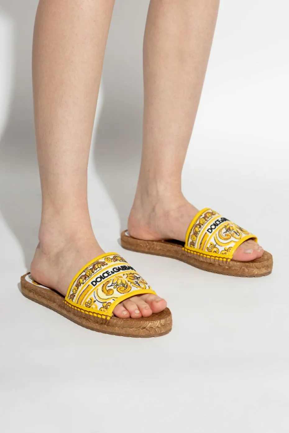 Dolce & Gabbana beżowy Klapki z logo
