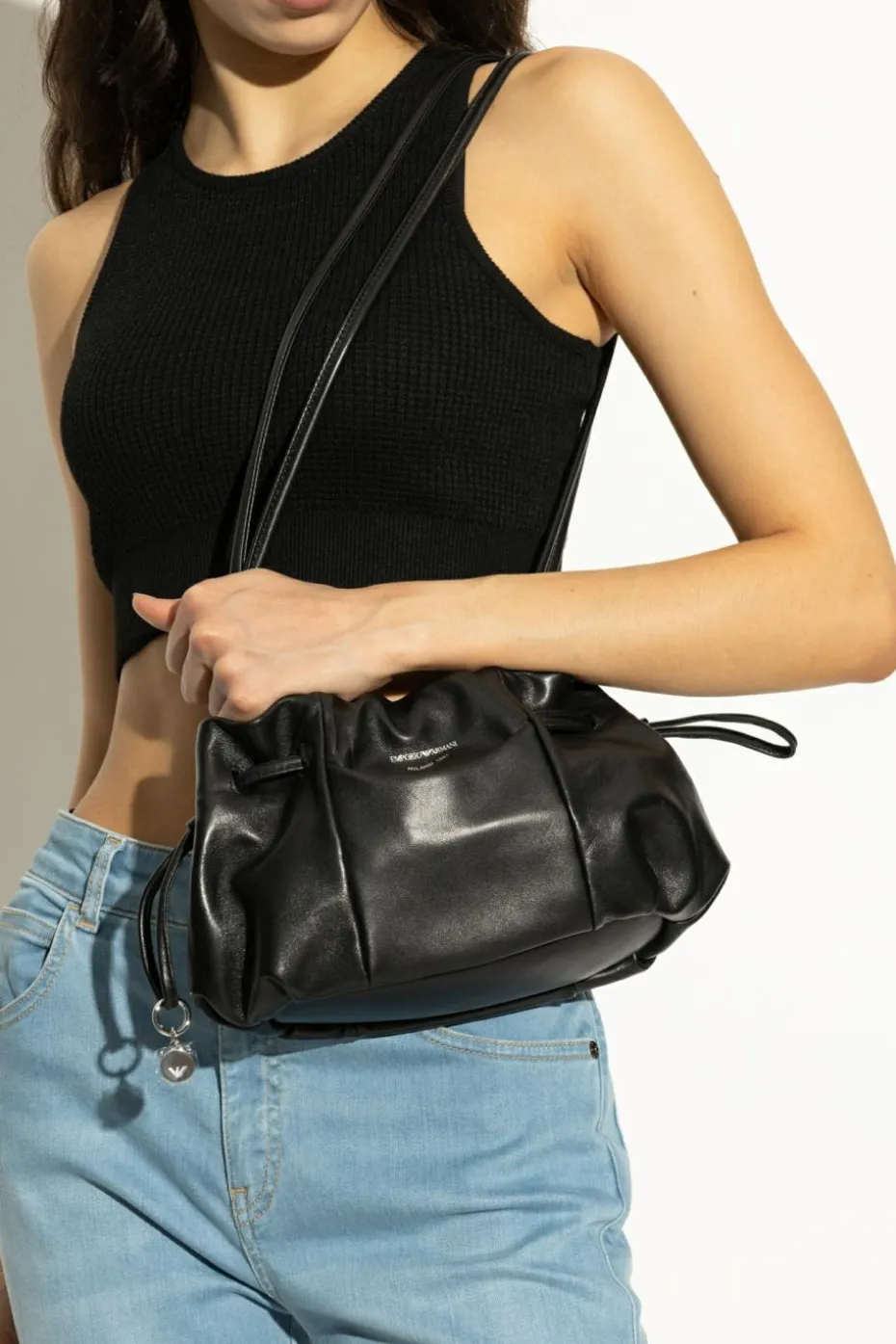 Emporio Armani CZARNY Skórzana torba na ramię