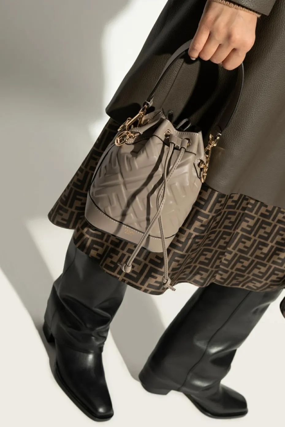 Fendi beżowy Torba na ramię ‘Mon Tresor Mini’ typu ‘bucket’