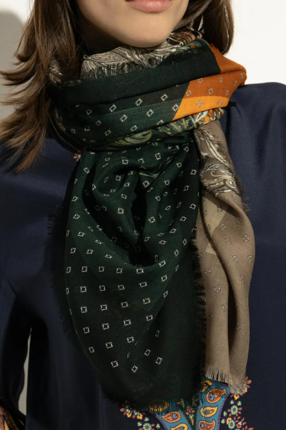 FERRAGAMO MULTIKOLOR Kaszmirowa chusta