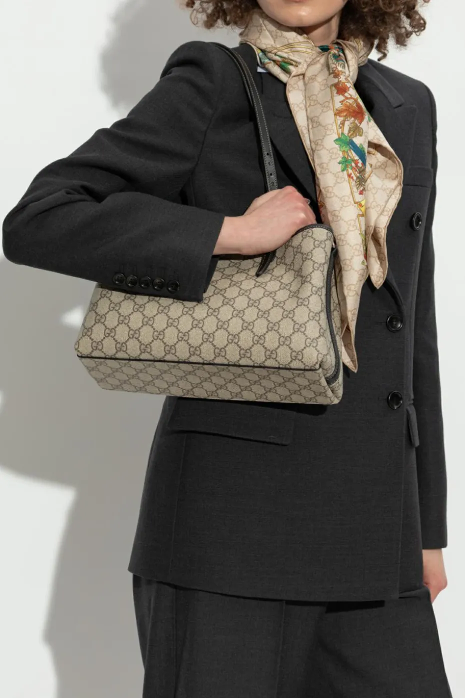 Gucci beżowy Torba na ramię `GG Emblem Small`