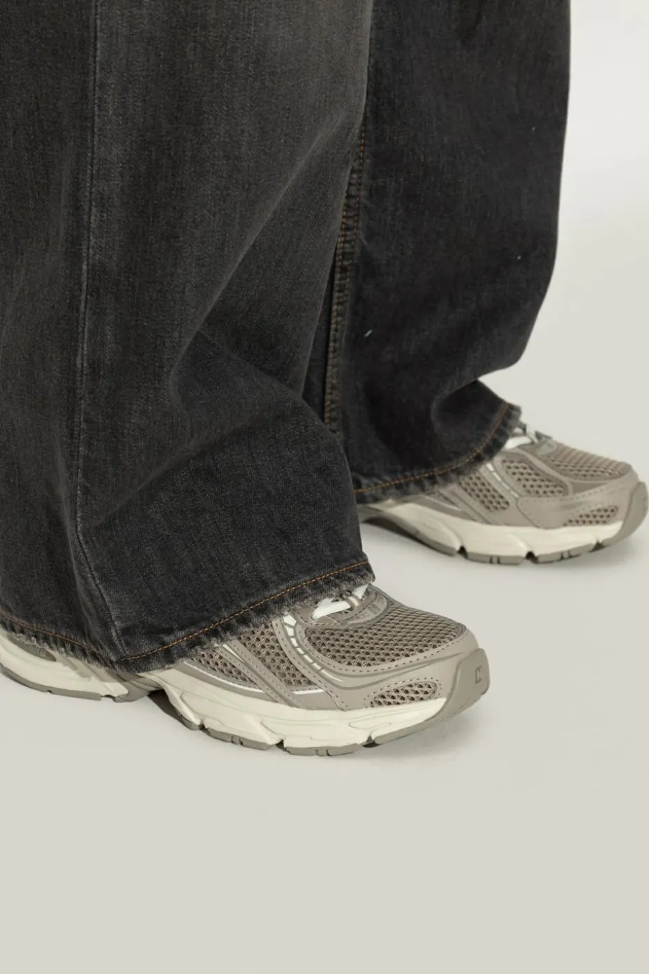 New Balance beżowy Buty sportowe `U740SA2`