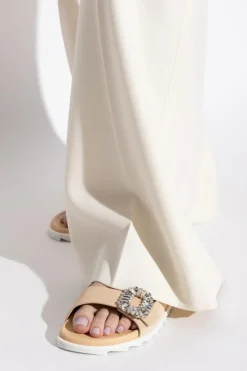 Roger Vivier beżowy Zamszowe klapki z połyskującymi aplikacjami