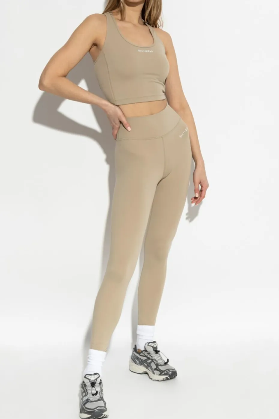 Sporty & Rich beżowy Top z kolekcji `Core`