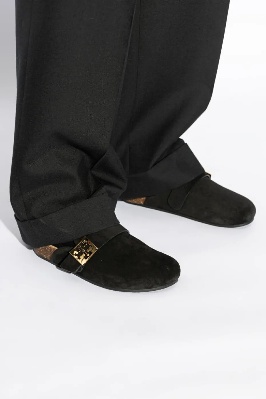 Tory Burch CZARNY Zamszowe klapki `Mellow`