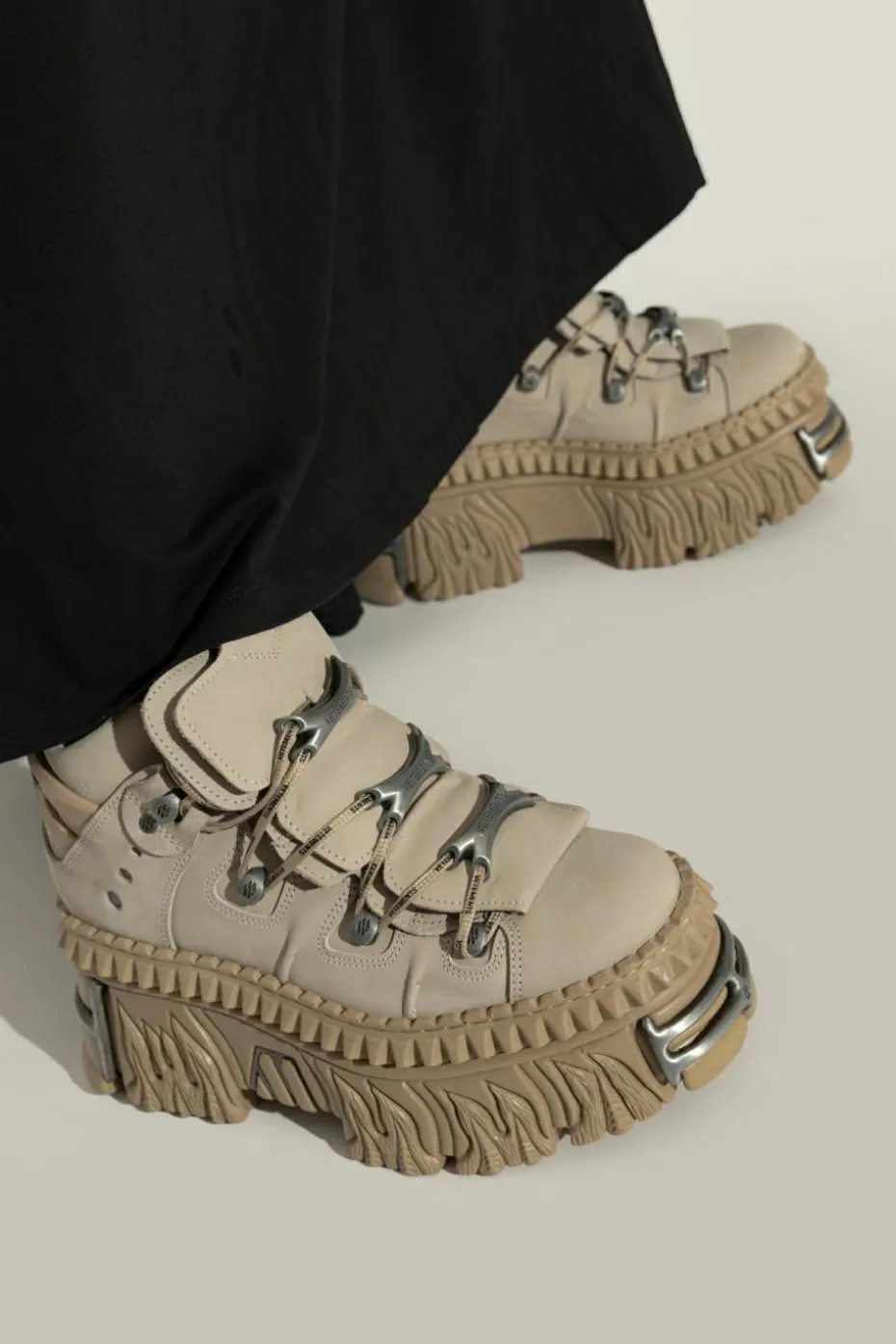 VETEMENTS beżowy Vetements x New Rock